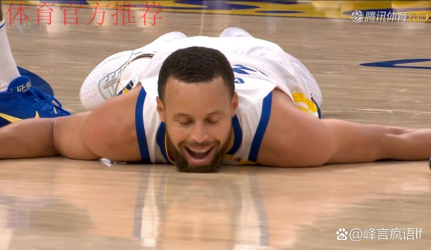 库里中路突入篮下 一记挑篮打板命中